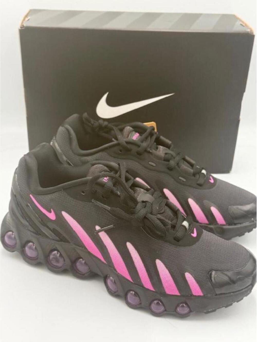 Nike Air Max DN8 Black and Pink Size 7 Women's
